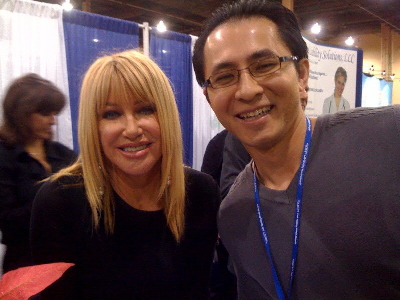 Dr John Tang with Suzanne Somers